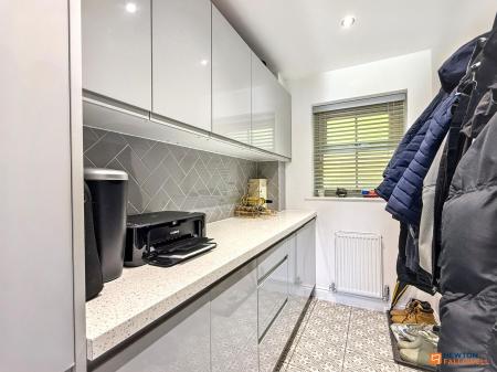4 bedroom Detached house for sale in Bakers Field Close, Ibstock, LE67