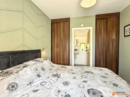 4 bedroom Detached house for sale in Bakers Field Close, Ibstock, LE67