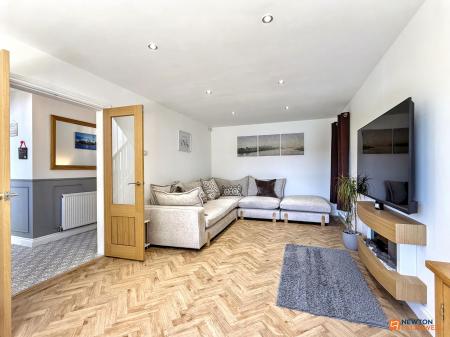 4 bedroom Detached house for sale in Bakers Field Close, Ibstock, LE67