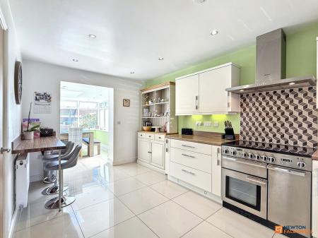 4 bedroom Detached house for sale in Bakers Field Close, Ibstock, LE67