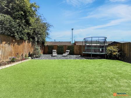 4 bedroom Detached house for sale in Bakers Field Close, Ibstock, LE67
