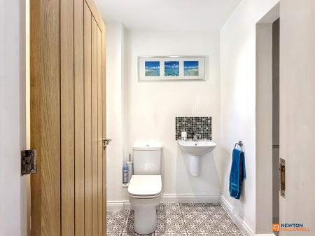 4 bedroom Detached house for sale in Bakers Field Close, Ibstock, LE67