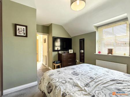 4 bedroom Detached house for sale in Bakers Field Close, Ibstock, LE67