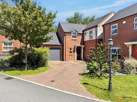 4 bedroom Detached house for sale in Bakers Field Close, Ibstock, LE67