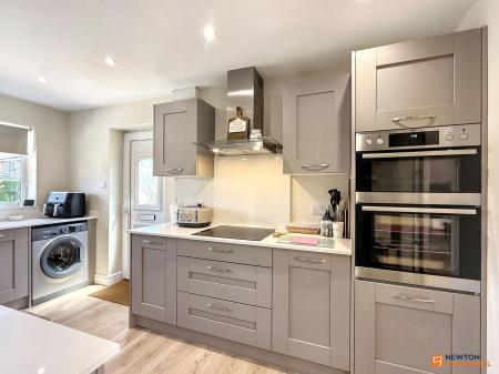 2 bedroom Detached bungalow for sale in Heathfield, Thringstone, LE67