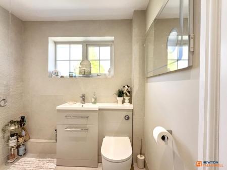2 bedroom Detached bungalow for sale in Heathfield, Thringstone, LE67