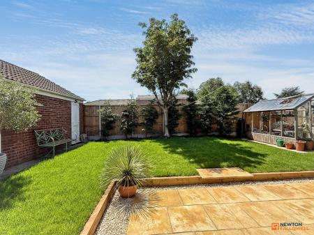 2 bedroom Detached bungalow for sale in Heathfield, Thringstone, LE67