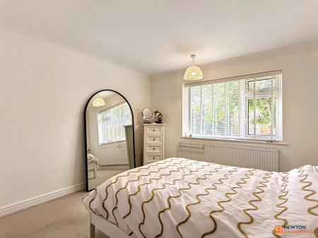 2 bedroom Detached bungalow for sale in Heathfield, Thringstone, LE67