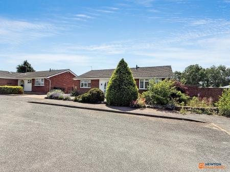 2 bedroom Detached bungalow for sale in Heathfield, Thringstone, LE67