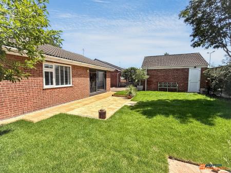 2 bedroom Detached bungalow for sale in Heathfield, Thringstone, LE67