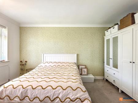 2 bedroom Detached bungalow for sale in Heathfield, Thringstone, LE67