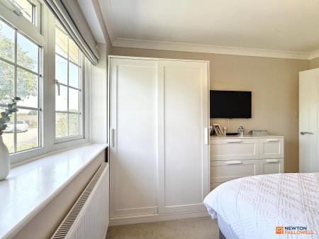 2 bedroom Detached bungalow for sale in Heathfield, Thringstone, LE67