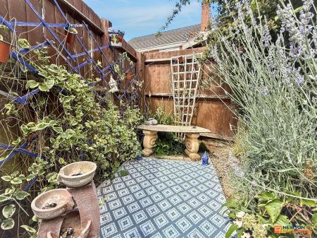 4 bedroom Detached house for sale in Jenkins Road, Coalville, LE67