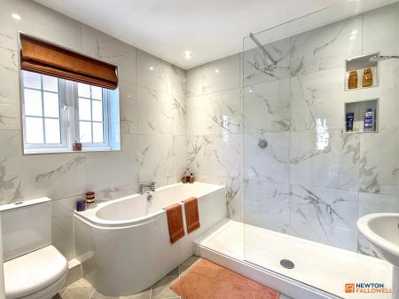 4 bedroom Detached house for sale in Jenkins Road, Coalville, LE67