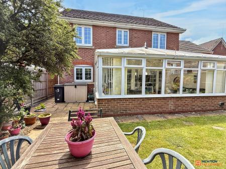 4 bedroom Detached house for sale in Jenkins Road, Coalville, LE67