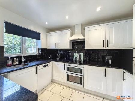 4 bedroom Detached house for sale in Jenkins Road, Coalville, LE67