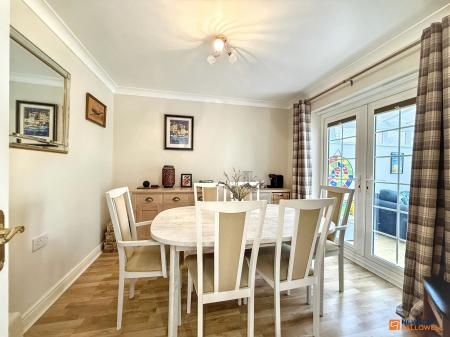 4 bedroom Detached house for sale in Jenkins Road, Coalville, LE67