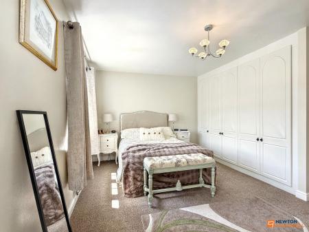 4 bedroom Detached house for sale in Jenkins Road, Coalville, LE67