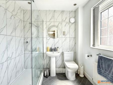 4 bedroom Detached house for sale in Jenkins Road, Coalville, LE67