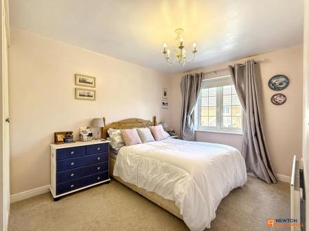 4 bedroom Detached house for sale in Jenkins Road, Coalville, LE67