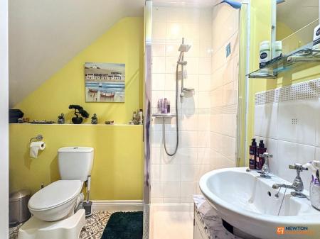 4 bedroom Semi-detached house for sale in Lakeshore Crescent, Whitwick, LE67