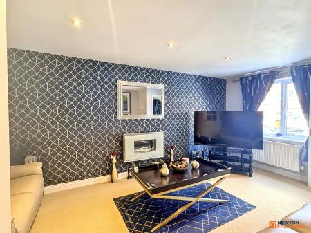4 bedroom Semi-detached house for sale in Lakeshore Crescent, Whitwick, LE67