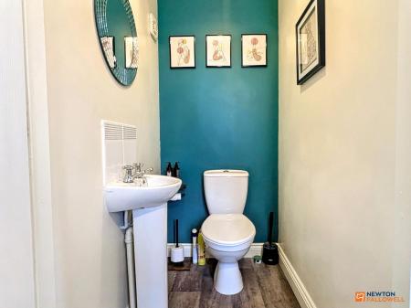 4 bedroom Semi-detached house for sale in Lakeshore Crescent, Whitwick, LE67