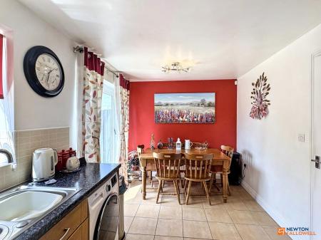 4 bedroom Semi-detached house for sale in Lakeshore Crescent, Whitwick, LE67