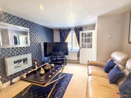4 bedroom Semi-detached house for sale in Lakeshore Crescent, Whitwick, LE67