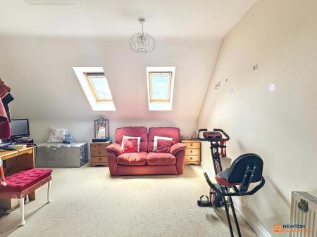 4 bedroom Semi-detached house for sale in Lakeshore Crescent, Whitwick, LE67