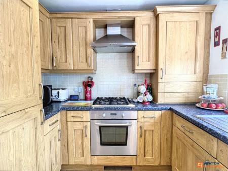 4 bedroom Semi-detached house for sale in Lakeshore Crescent, Whitwick, LE67
