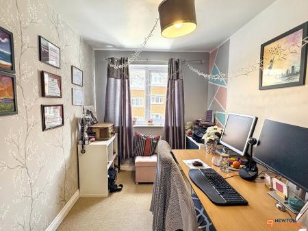 4 bedroom Semi-detached house for sale in Lakeshore Crescent, Whitwick, LE67