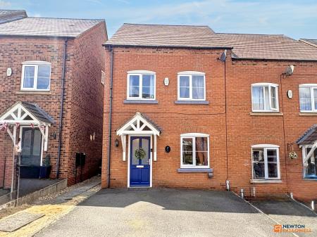 4 bedroom Semi-detached house for sale in Lakeshore Crescent, Whitwick, LE67