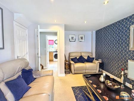 4 bedroom Semi-detached house for sale in Lakeshore Crescent, Whitwick, LE67