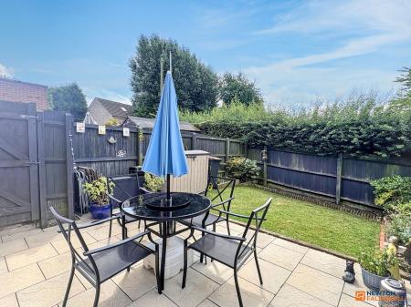 4 bedroom Semi-detached house for sale in Lakeshore Crescent, Whitwick, LE67