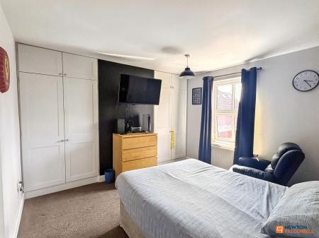 3 bedroom End of terrace house for sale in Central Road, Hugglescote, LE67