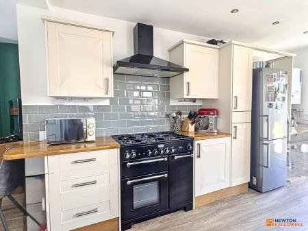3 bedroom End of terrace house for sale in Central Road, Hugglescote, LE67