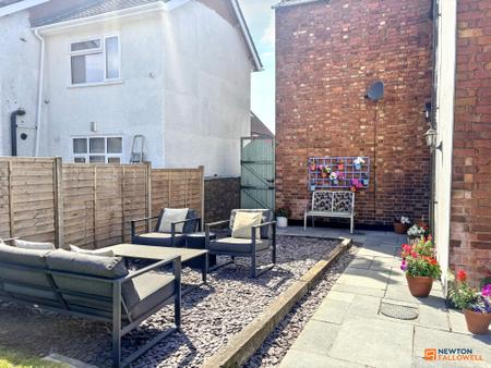 3 bedroom End of terrace house for sale in Central Road, Hugglescote, LE67