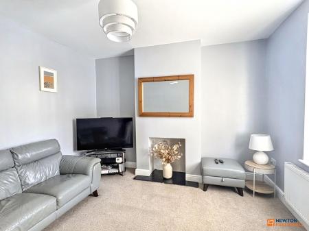 3 bedroom End of terrace house for sale in Central Road, Hugglescote, LE67