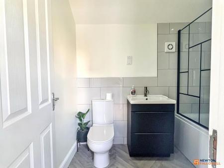3 bedroom End of terrace house for sale in Central Road, Hugglescote, LE67