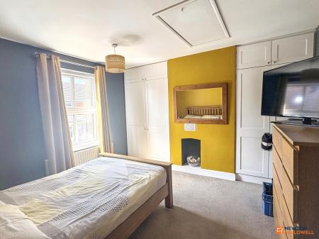 3 bedroom End of terrace house for sale in Central Road, Hugglescote, LE67