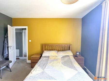 3 bedroom End of terrace house for sale in Central Road, Hugglescote, LE67