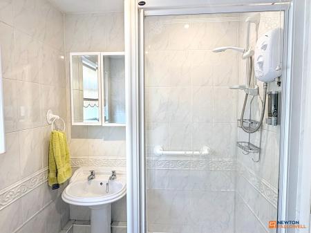 2 bedroom Detached bungalow for sale in Spring Road, Ibstock, LE67