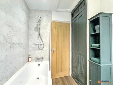 2 bedroom Detached bungalow for sale in Oakham Drive, Coalville, LE67