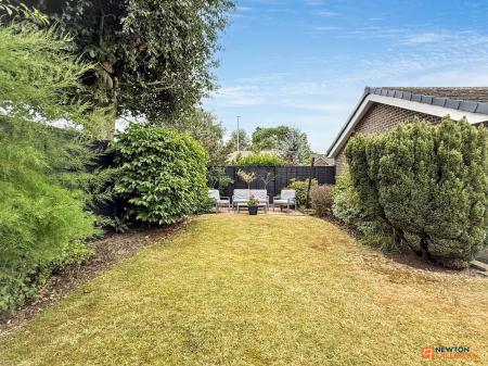 2 bedroom Detached bungalow for sale in Oakham Drive, Coalville, LE67