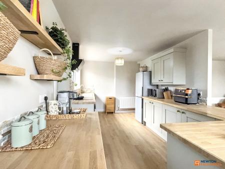 2 bedroom Detached bungalow for sale in Oakham Drive, Coalville, LE67