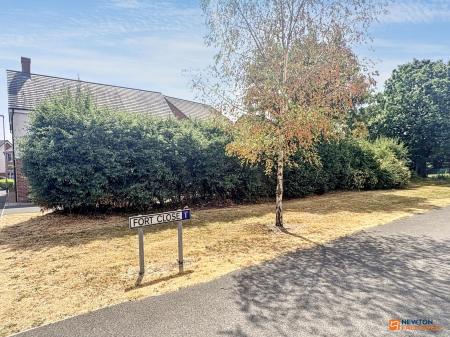 2 bedroom Semi-detached house for sale in Fort Close, Coalville, LE67
