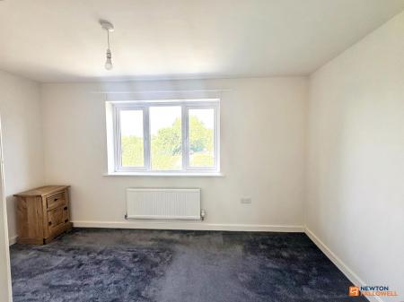2 bedroom Semi-detached house for sale in Fort Close, Coalville, LE67