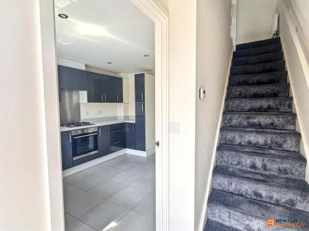 2 bedroom Semi-detached house for sale in Fort Close, Coalville, LE67
