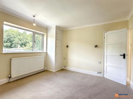 3 bedroom Semi-detached house for sale in Loughborough Road, Whitwick, LE67